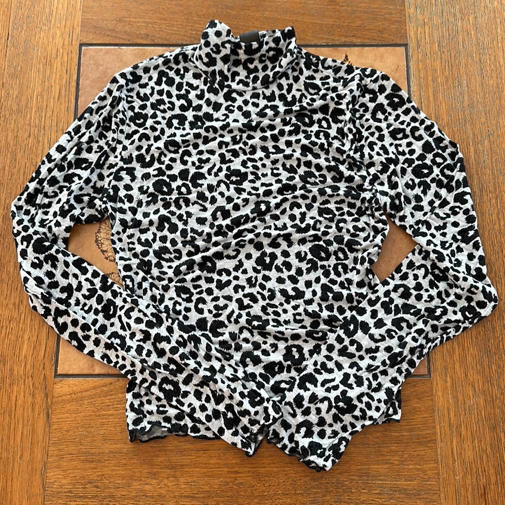 Como Black black and white animal print long sleeved top